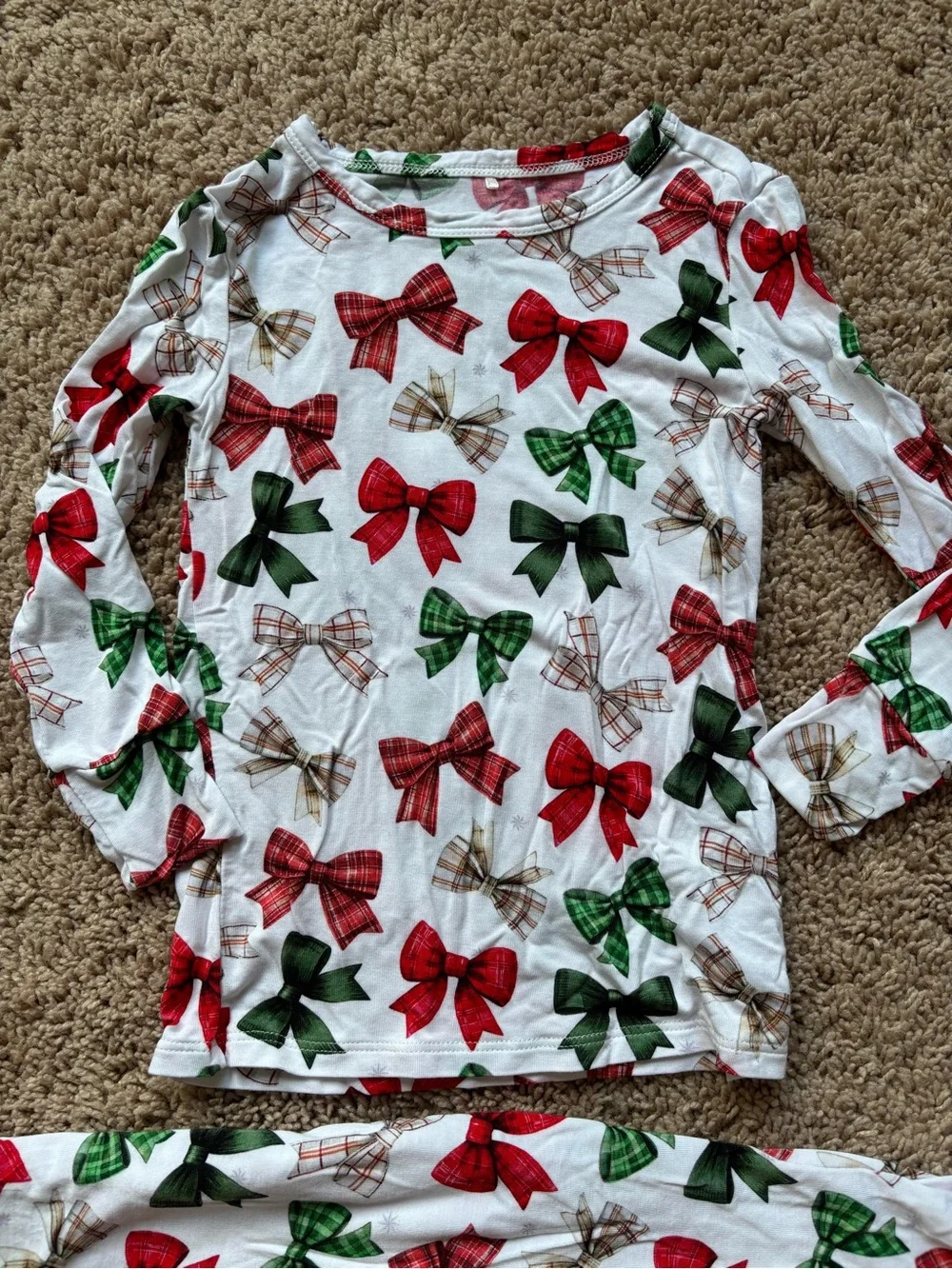 3T-4T White Holiday Bow Print Pajama Set: Posh Peanut Long Sleeve
